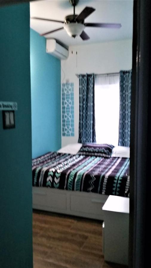 Bailey'S Bed And Breakfast Runaway Bay Exteriör bild