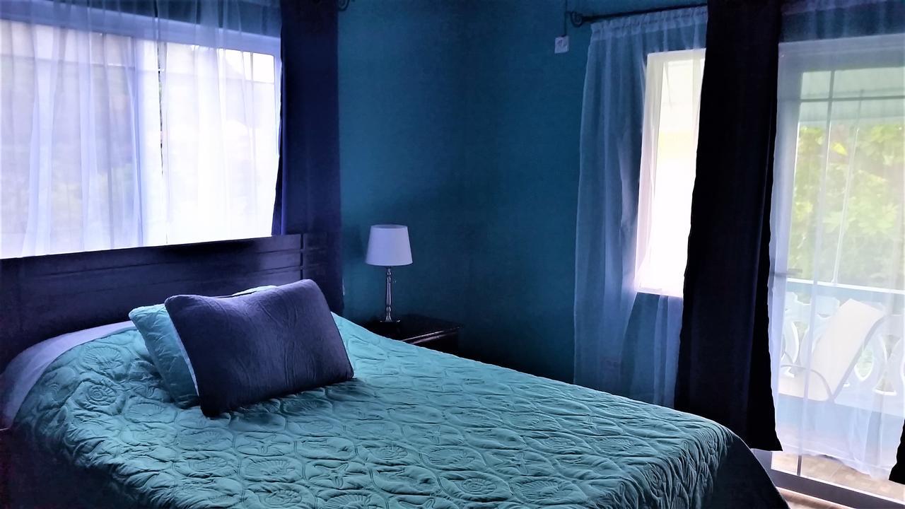 Bailey'S Bed And Breakfast Runaway Bay Exteriör bild