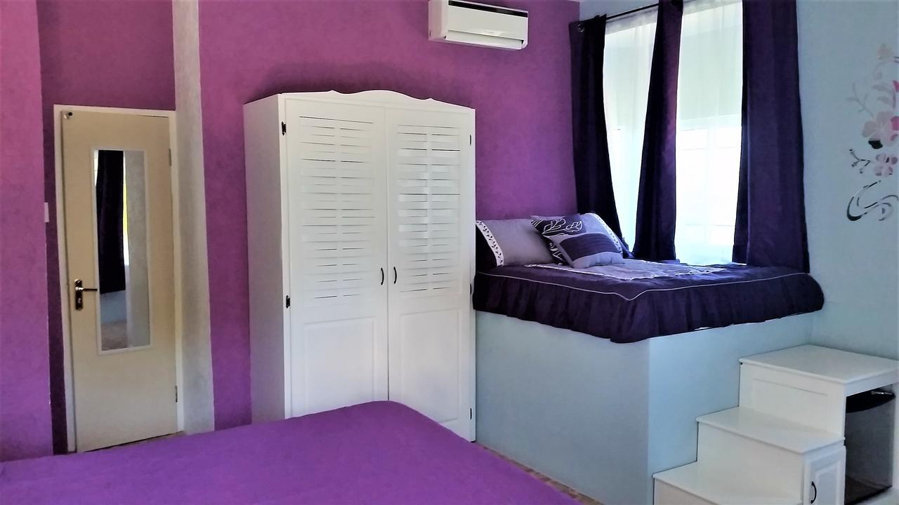 Bailey'S Bed And Breakfast Runaway Bay Exteriör bild