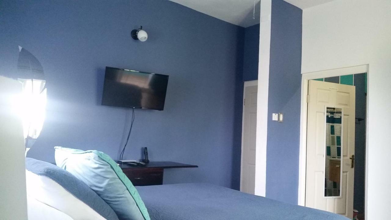 Bailey'S Bed And Breakfast Runaway Bay Exteriör bild
